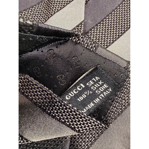 Gucci 100% Silk Tie Grey Diagonal Textured Striped Made in Italy Luxury Preppy - Picture 5 of 7